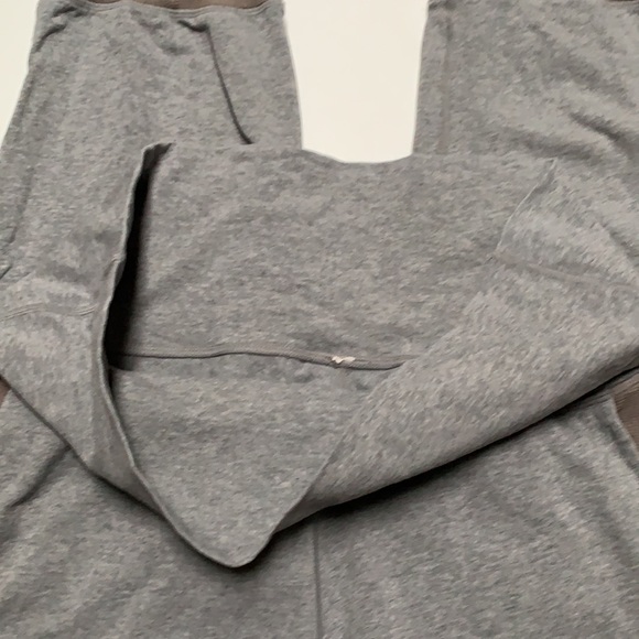 🍋 Lululemon Grey Joggers pants 25” - Picture 3 of 6